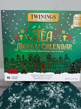 Twingings London 24 Day TEA Advent Calendar Green & Herbal Black Tea